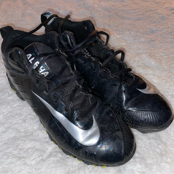 Nike ‘Alpha’ Turf Cleats in Black - Picture 3 of 6